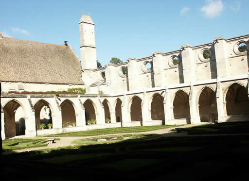Even more of the cloisters at Abbaye de Royaumont